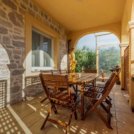 Rosales * Углян