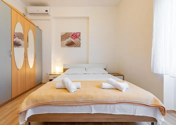 Дом отдыха Rosales Углян